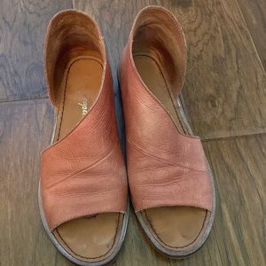 Free People Mont Blanc Leather Asymmetrical Sandals size 8.